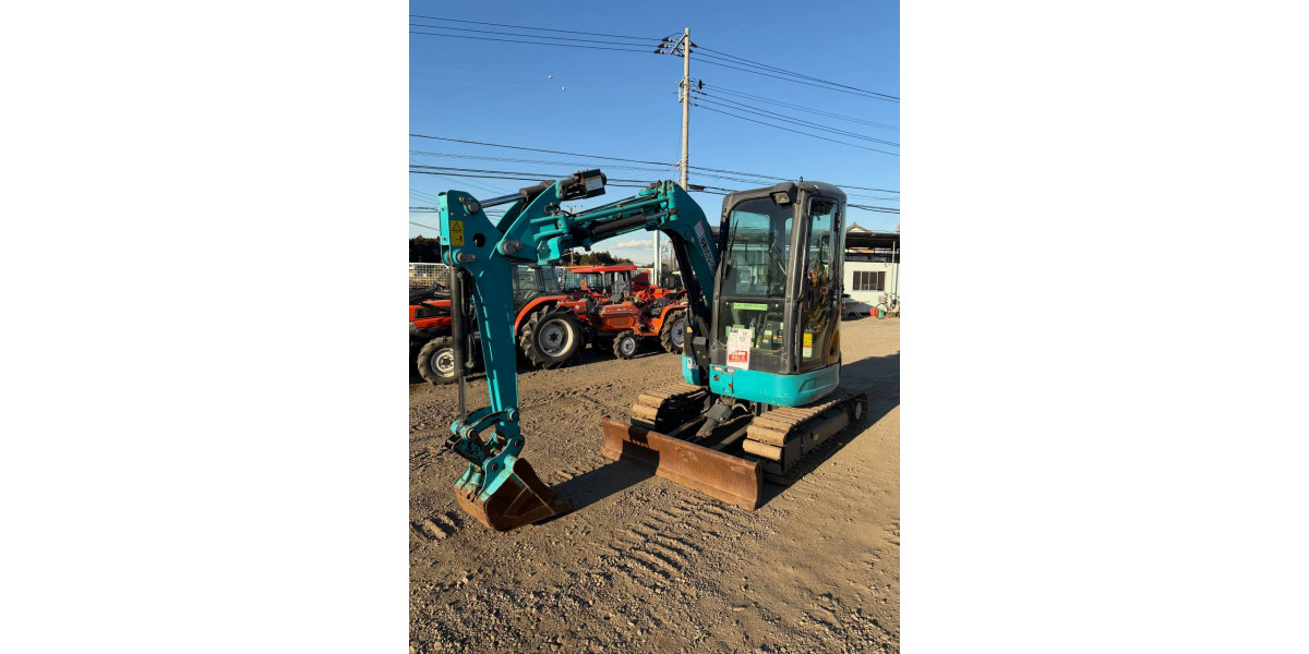 Мини экскаватор Kubota RX 306 на нашей базе в Японии.